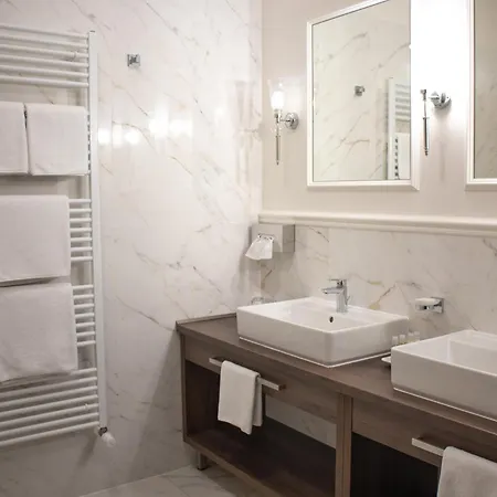 Boutique Hotel Gaia Kecskemet Exterior photo